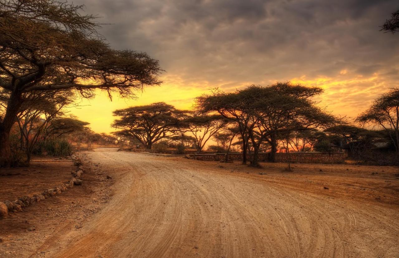Africa Safari Maasai Boma Villa Serengeti Exteriör bild