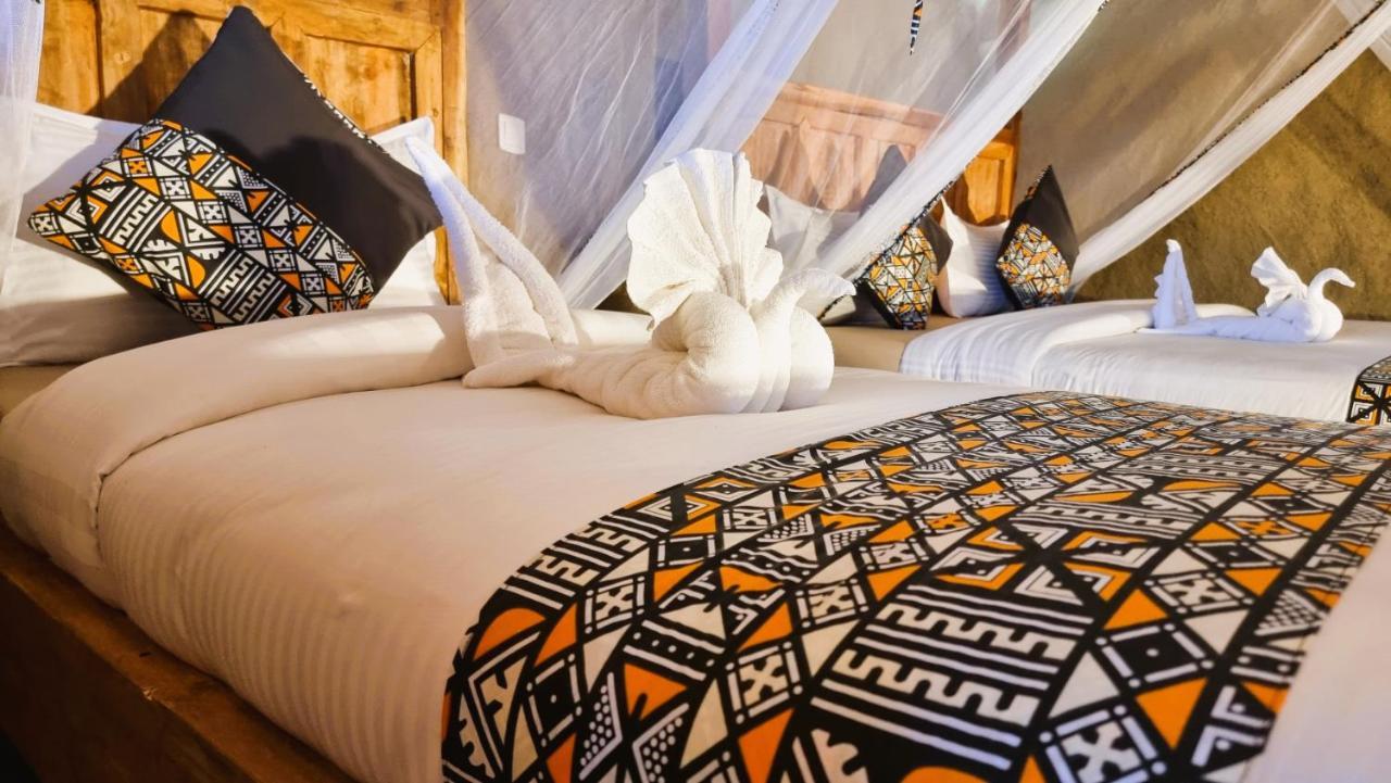 Africa Safari Maasai Boma Villa Serengeti Exteriör bild