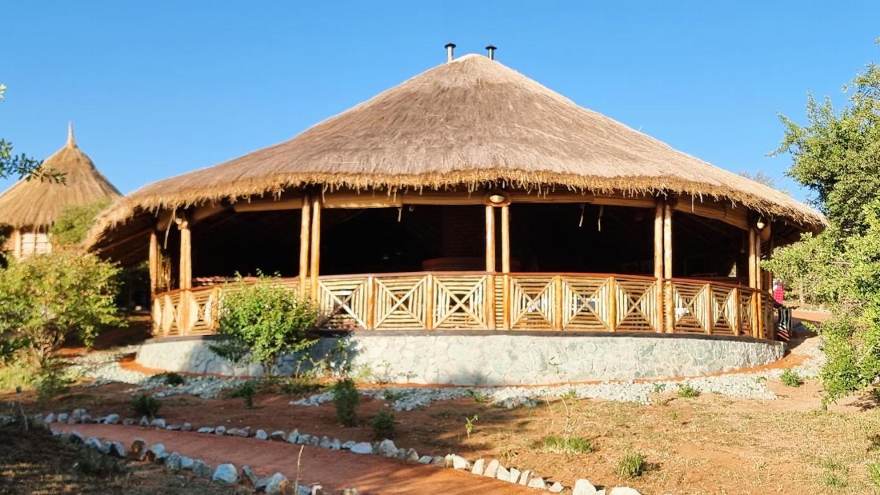 Africa Safari Maasai Boma Villa Serengeti Exteriör bild