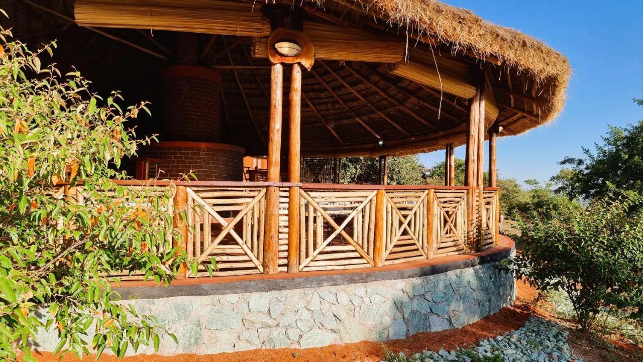 Africa Safari Maasai Boma Villa Serengeti Exteriör bild