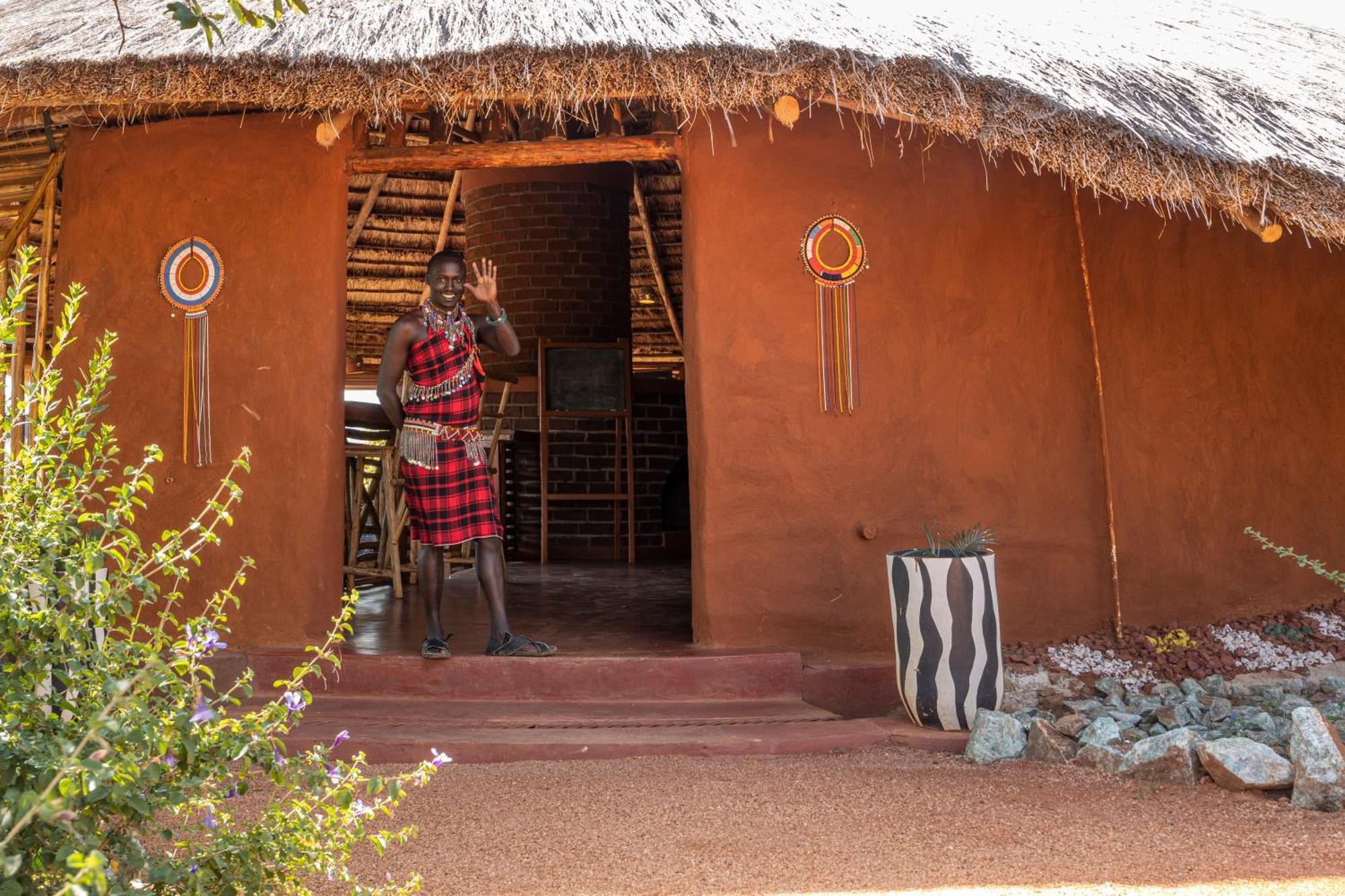 Africa Safari Maasai Boma Villa Serengeti Exteriör bild