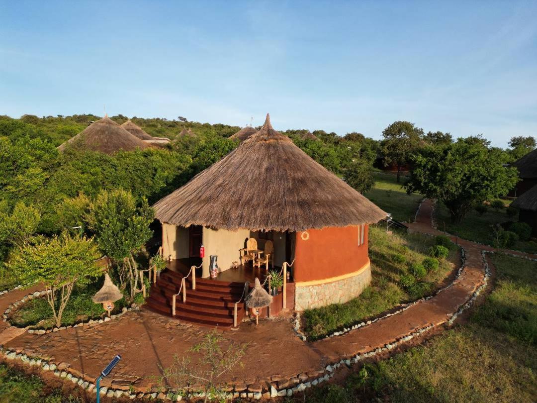 Africa Safari Maasai Boma Villa Serengeti Exteriör bild